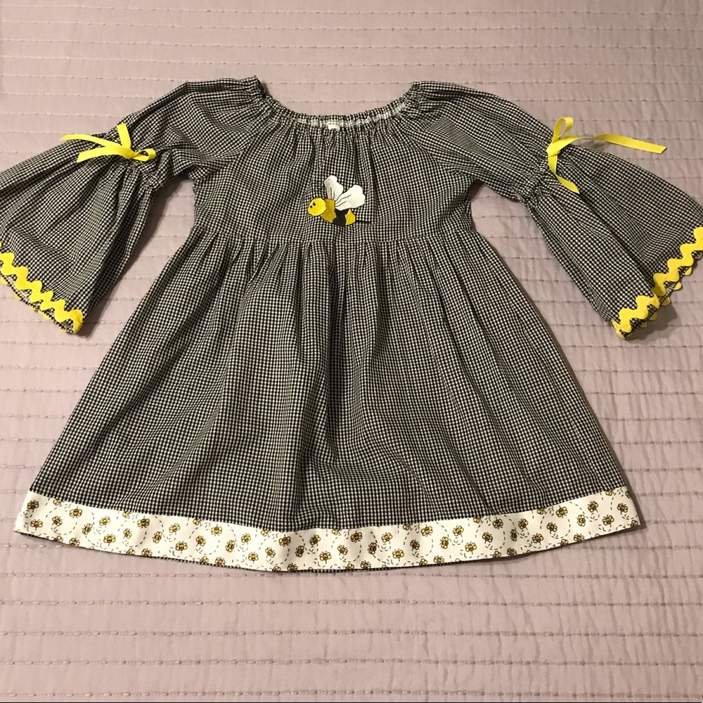 Sweet BEE 🐝 dress